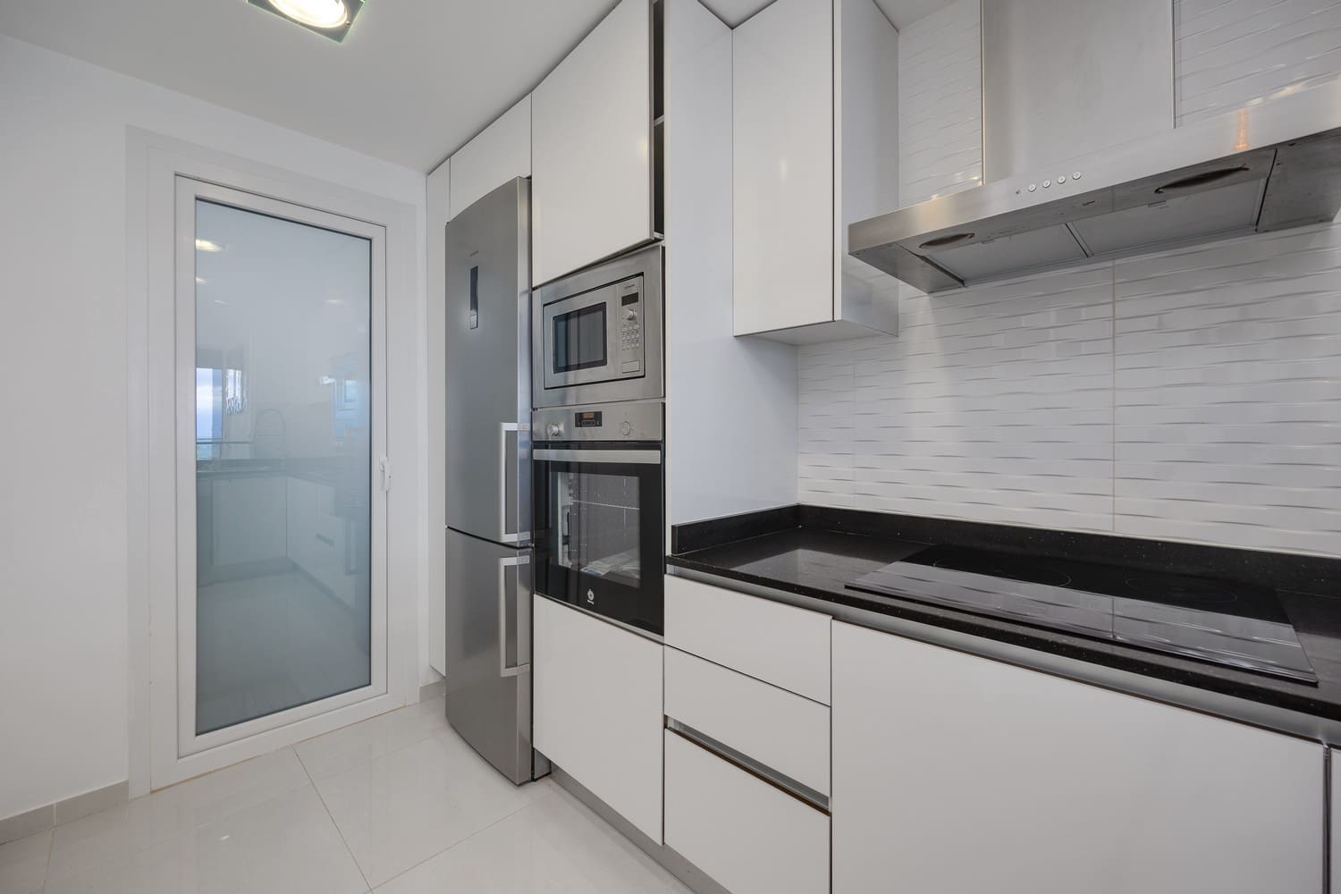 2 sypialnia Apartament na sprzedaż w Punta Prima z basenem garażem - 398 000 € (Ref: 8760532)