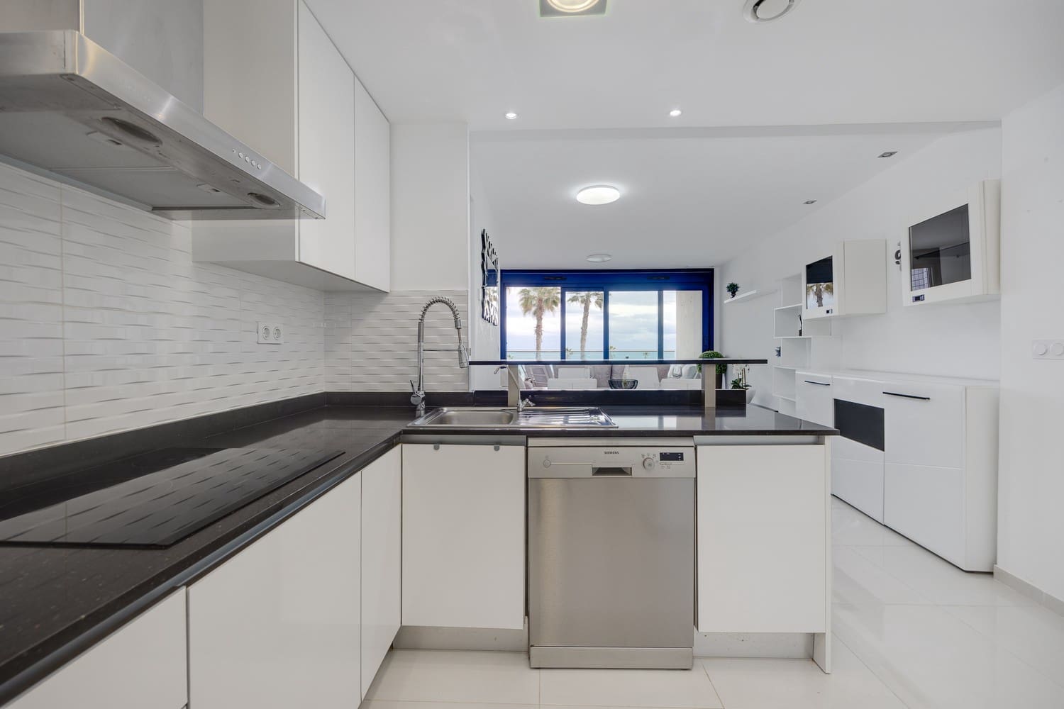 2 sypialnia Apartament na sprzedaż w Punta Prima z basenem garażem - 398 000 € (Ref: 8760532)