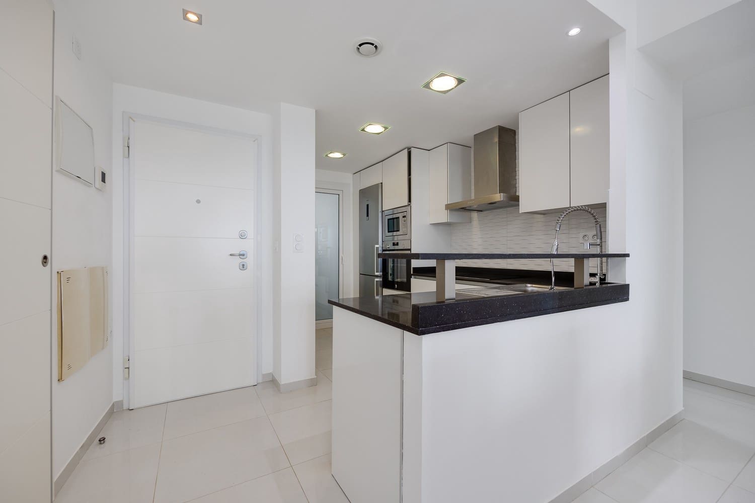 2 sypialnia Apartament na sprzedaż w Punta Prima z basenem garażem - 398 000 € (Ref: 8760532)