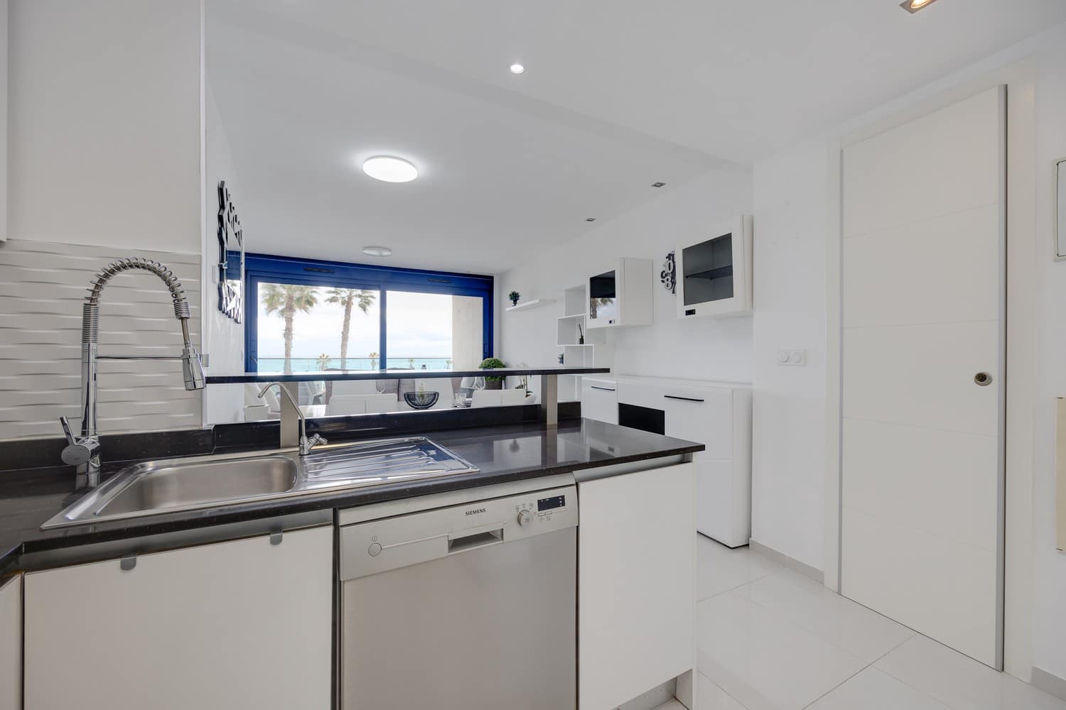 2 sypialnia Apartament na sprzedaż w Punta Prima z basenem garażem - 398 000 € (Ref: 8760532)