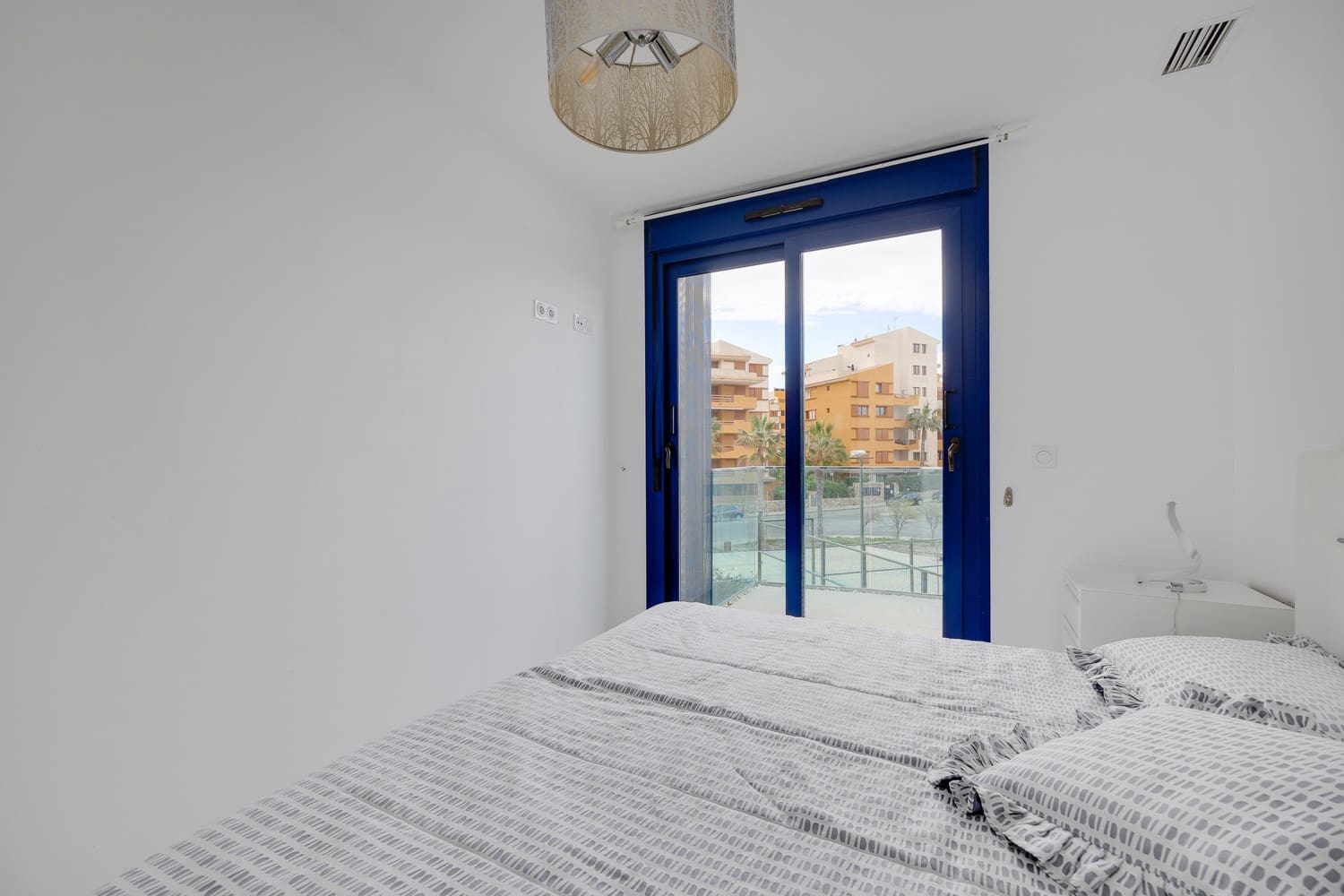 2 sypialnia Apartament na sprzedaż w Punta Prima z basenem garażem - 398 000 € (Ref: 8760532)