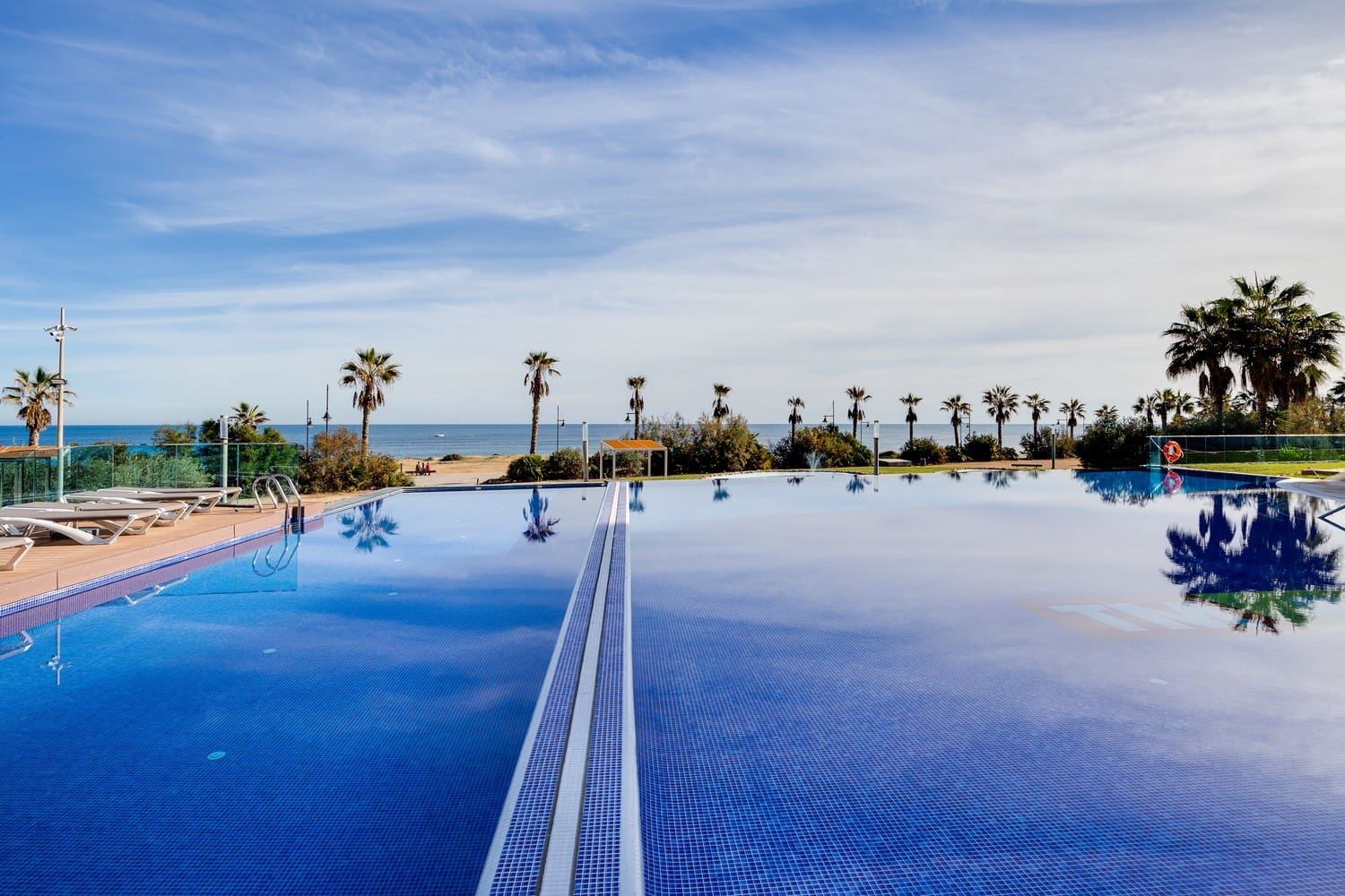 2 sypialnia Apartament na sprzedaż w Punta Prima z basenem garażem - 398 000 € (Ref: 8760532)