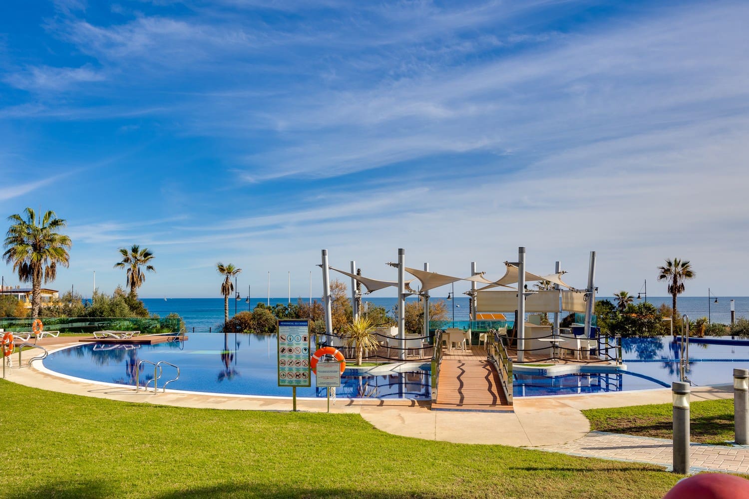 2 sypialnia Apartament na sprzedaż w Punta Prima z basenem garażem - 398 000 € (Ref: 8760532)