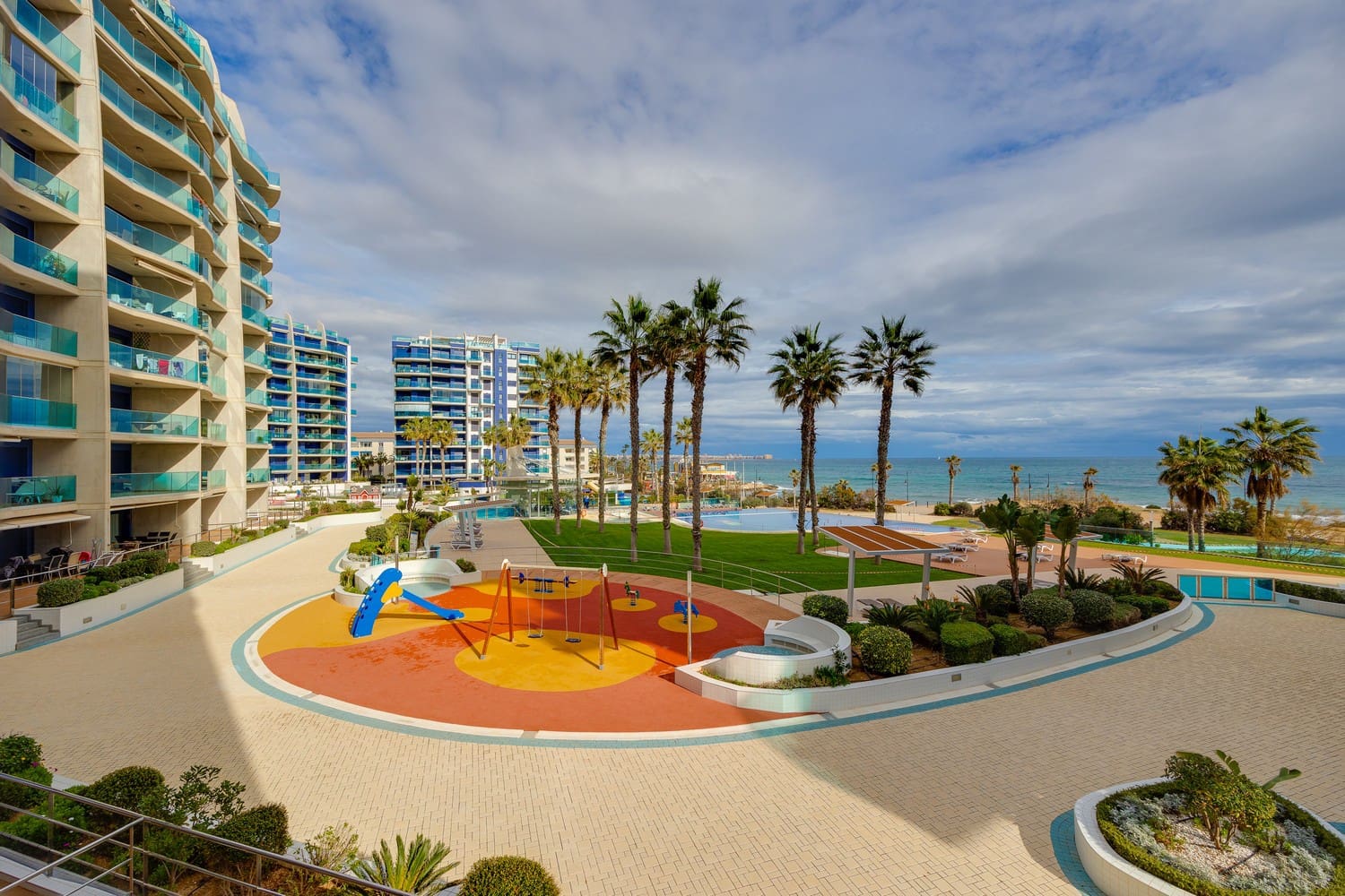 2 sypialnia Apartament na sprzedaż w Punta Prima z basenem garażem - 398 000 € (Ref: 8760532)