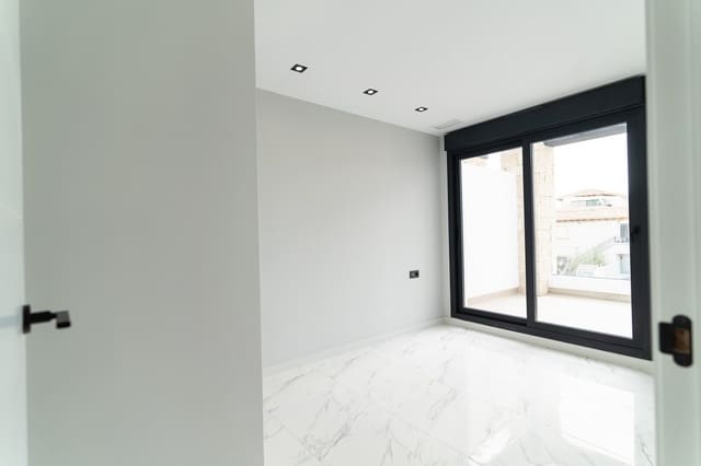 4 camera da letto Villa in vendita in Pilar de la Horadada con piscina garage - 575.000 € (Rif: 8785528)