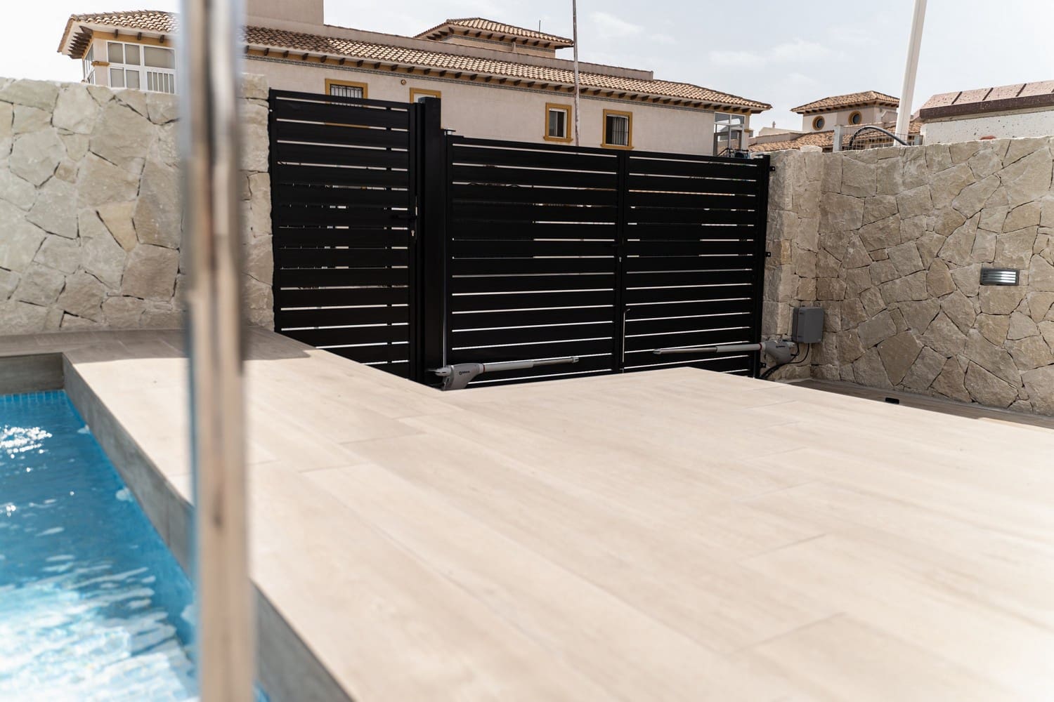 4 makuuhuone Huvila myytävänä paikassa Pilar de la Horadada mukana uima-altaan 
autotalli - 575 000 € (Ref: 8785528)