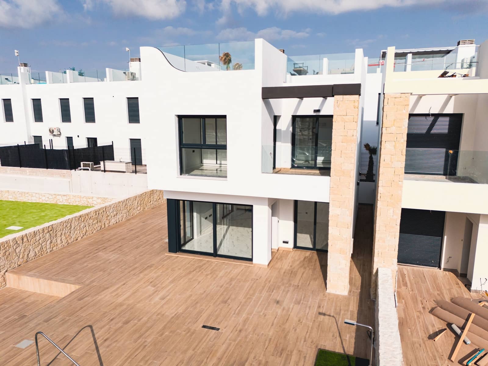 4 makuuhuone Huvila myytävänä paikassa Pilar de la Horadada mukana uima-altaan 
autotalli - 575 000 € (Ref: 8785528)