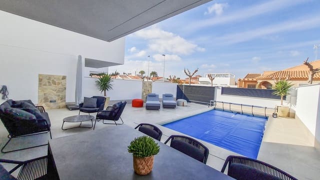 Chalet de 3 habitaciones en San Pedro del Pinatar ciudad, San Pedro del Pinatar en venta con piscina garaje - 445.000 € (Ref: 8891730)