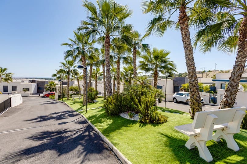 5 soveværelse Villa til salg i San Miguel de Salinas med swimmingpool garage - € 585.000 (Ref: 8936280)