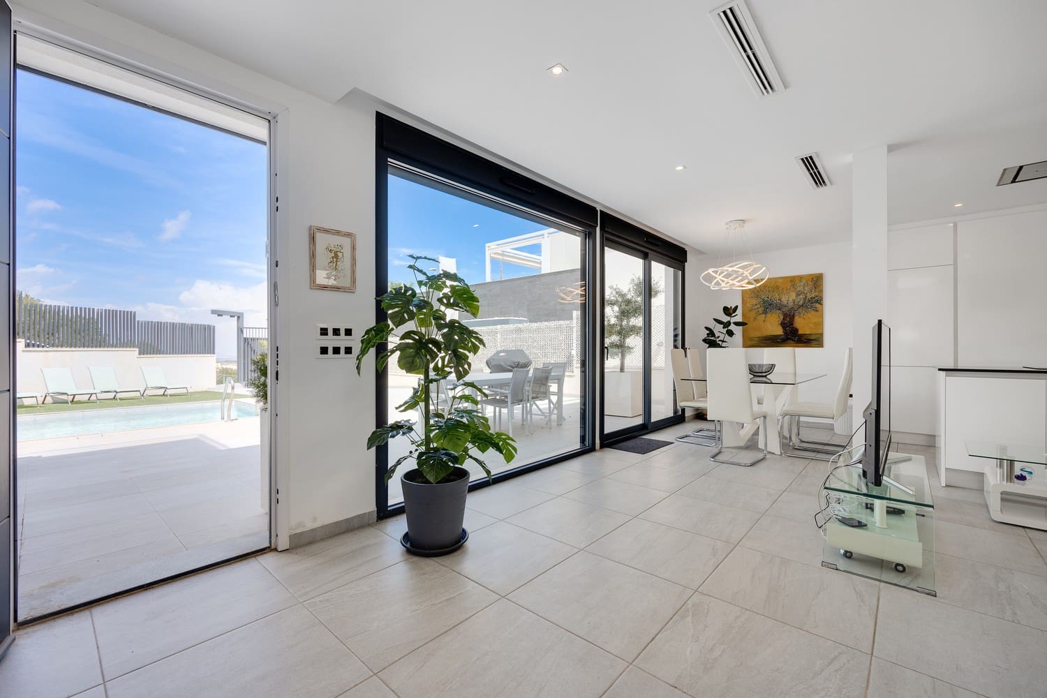 5 soveværelse Villa til salg i San Miguel de Salinas med swimmingpool garage - € 585.000 (Ref: 8936280)