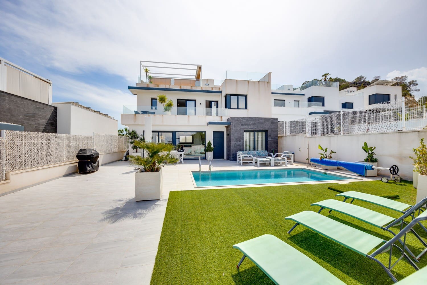 5 soveværelse Villa til salg i San Miguel de Salinas med swimmingpool garage - € 585.000 (Ref: 8936280)