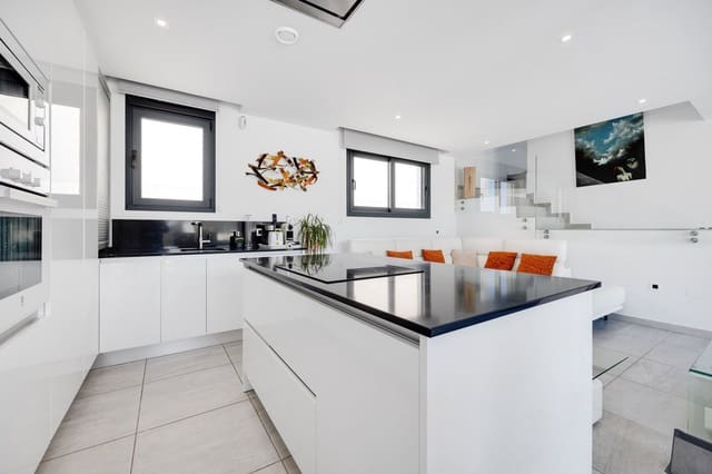 5 sypialnia Willa na sprzedaż w San Miguel de Salinas z basenem garażem - 590 000 € (Ref: 8936280)