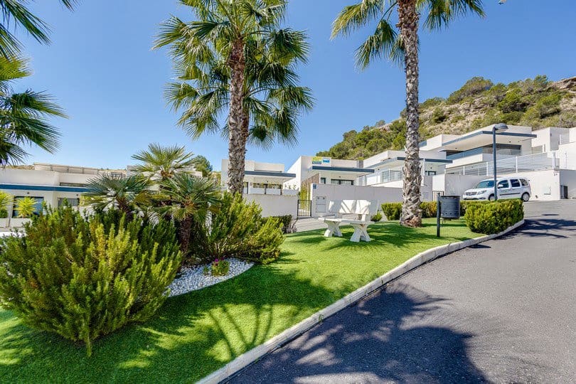 5 bedroom Villa for sale in San Miguel de Salinas with pool garage - € 590,000 (Ref: 8936280)