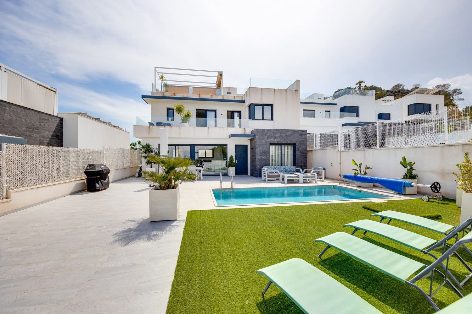 5 bedroom Villa for sale in San Miguel de Salinas with pool garage - € 590,000 (Ref: 8936280)