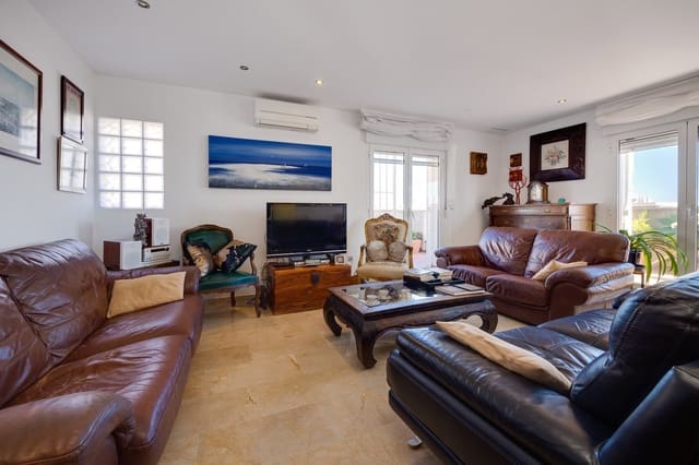 4 bedroom Apartment for sale in El Chaparral - La Siesta - La Torreta, Torrevieja with garage - € 499,000 (Ref: 8949509)