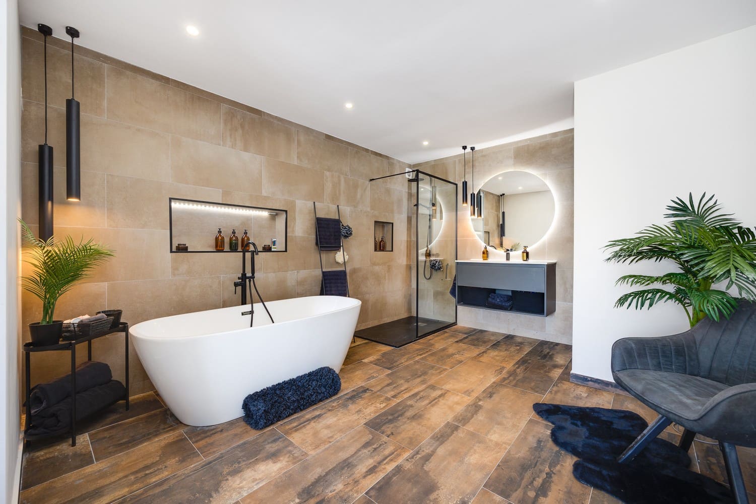 6 bedroom Villa for sale in Los Balcones with pool garage - € 1,150,000 (Ref: 8986630)