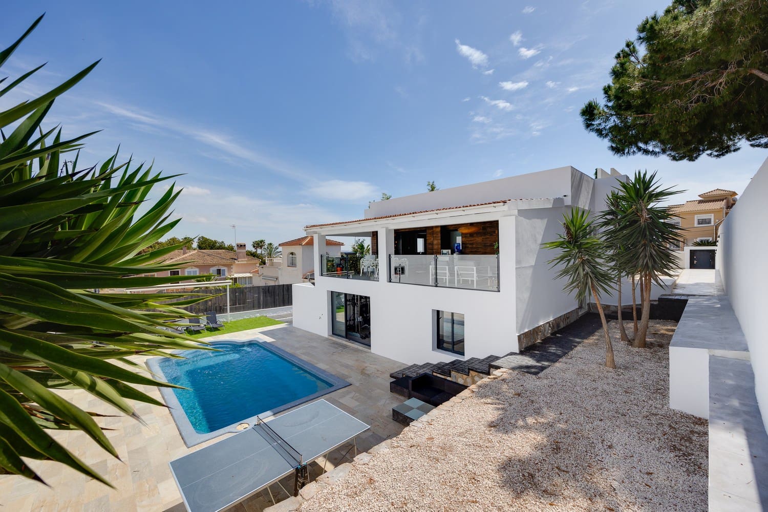 6 bedroom Villa for sale in Los Balcones with pool garage - € 1,150,000 (Ref: 8986630)