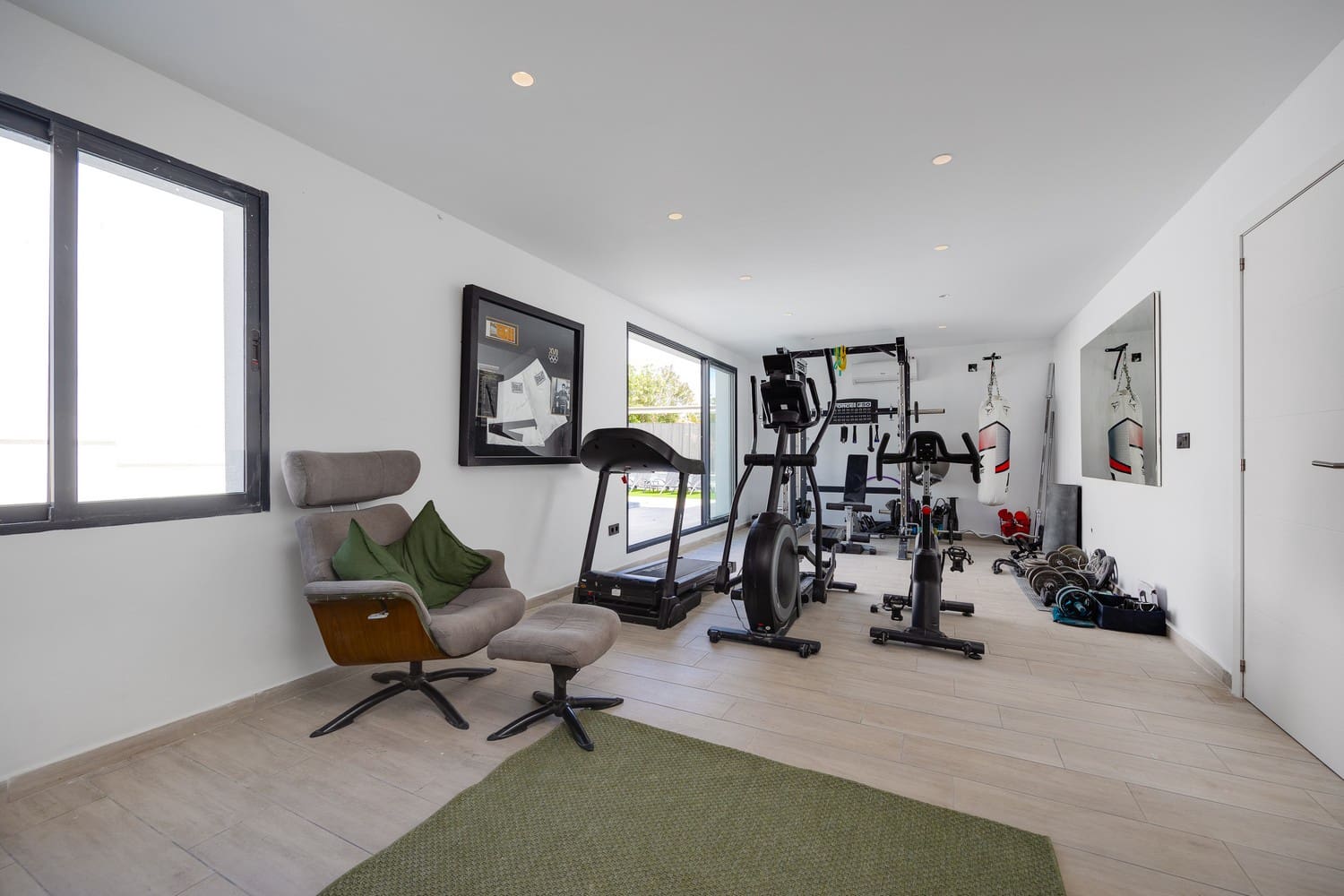 6 bedroom Villa for sale in Los Balcones with pool garage - € 1,150,000 (Ref: 8986630)