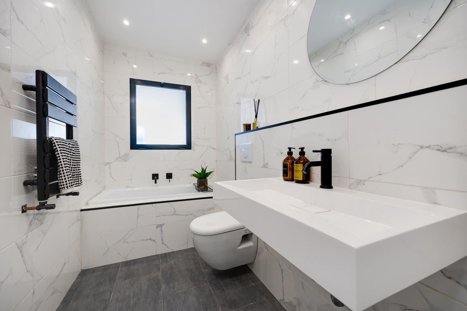 6 bedroom Villa for sale in Los Balcones with pool garage - € 1,150,000 (Ref: 8986630)