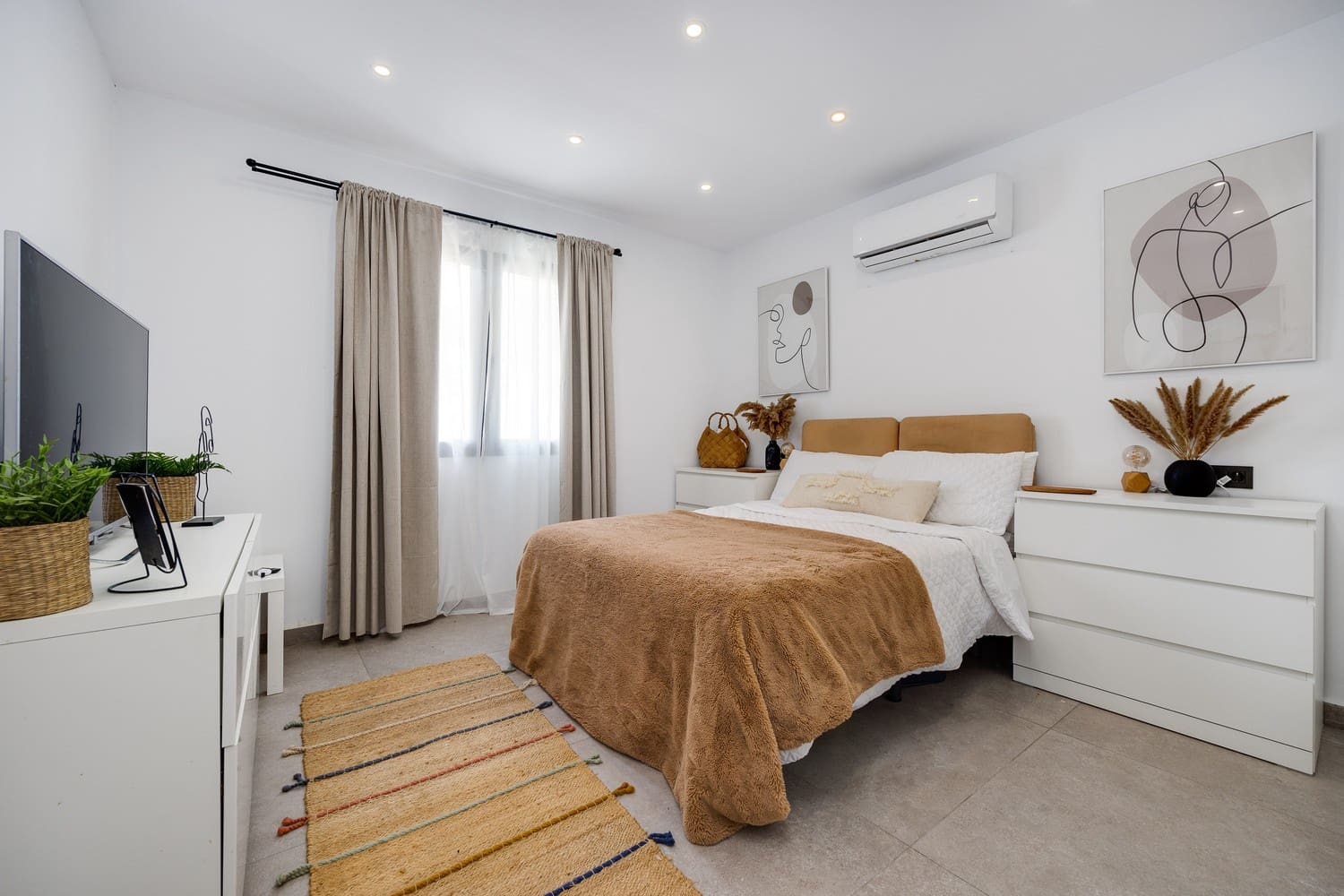 6 bedroom Villa for sale in Los Balcones with pool garage - € 1,150,000 (Ref: 8986630)