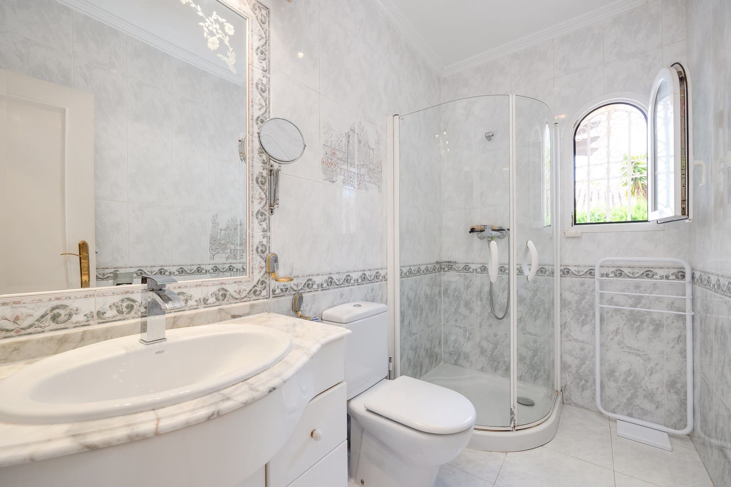 3 camera da letto Villa in vendita in Cabo Roig con piscina garage - 730.000 € (Rif: 9000238)