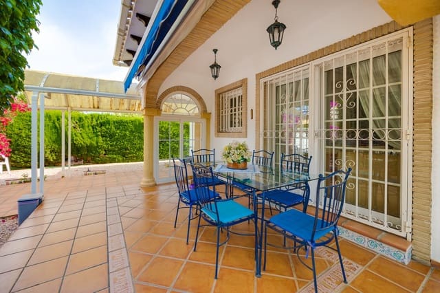 3 soveværelse Villa til salg i Cabo Roig, Orihuela med swimmingpool garage - € 730.000 (Ref: 9000238)