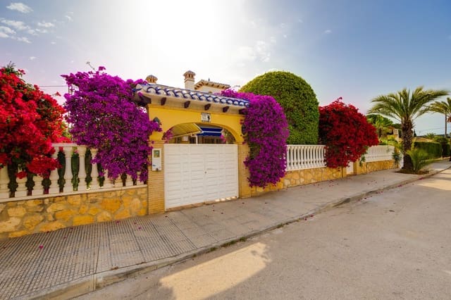 3 soveværelse Villa til salg i Cabo Roig, Orihuela med swimmingpool garage - € 730.000 (Ref: 9000238)