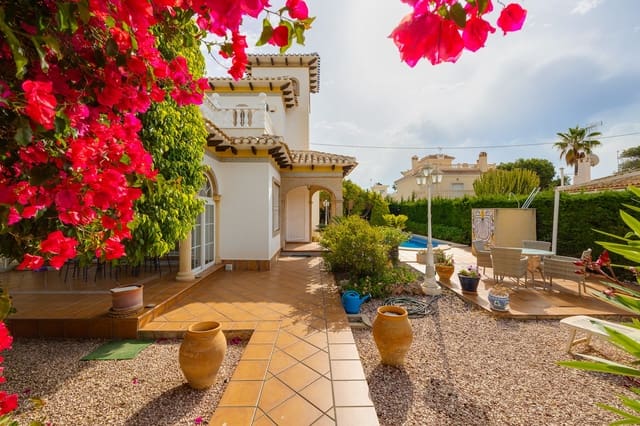 3 soveværelse Villa til salg i Cabo Roig, Orihuela med swimmingpool garage - € 730.000 (Ref: 9000238)