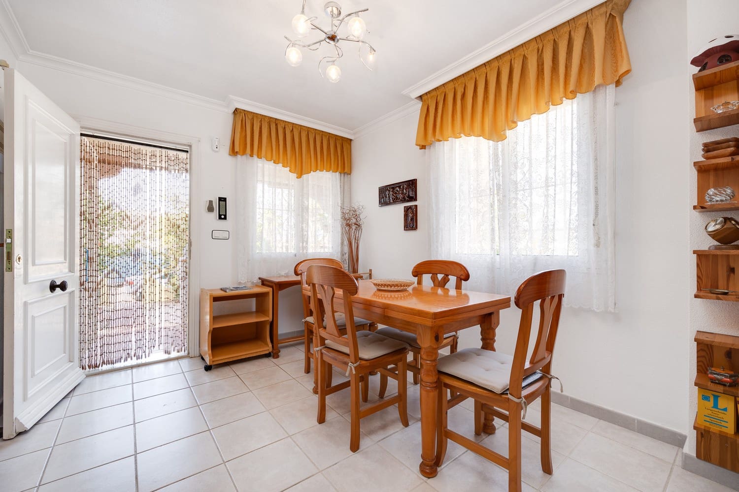 2 chambre Villa/Maison à vendre à El Chaparral avec piscine garage - 275 000 € (Ref: 9040999)