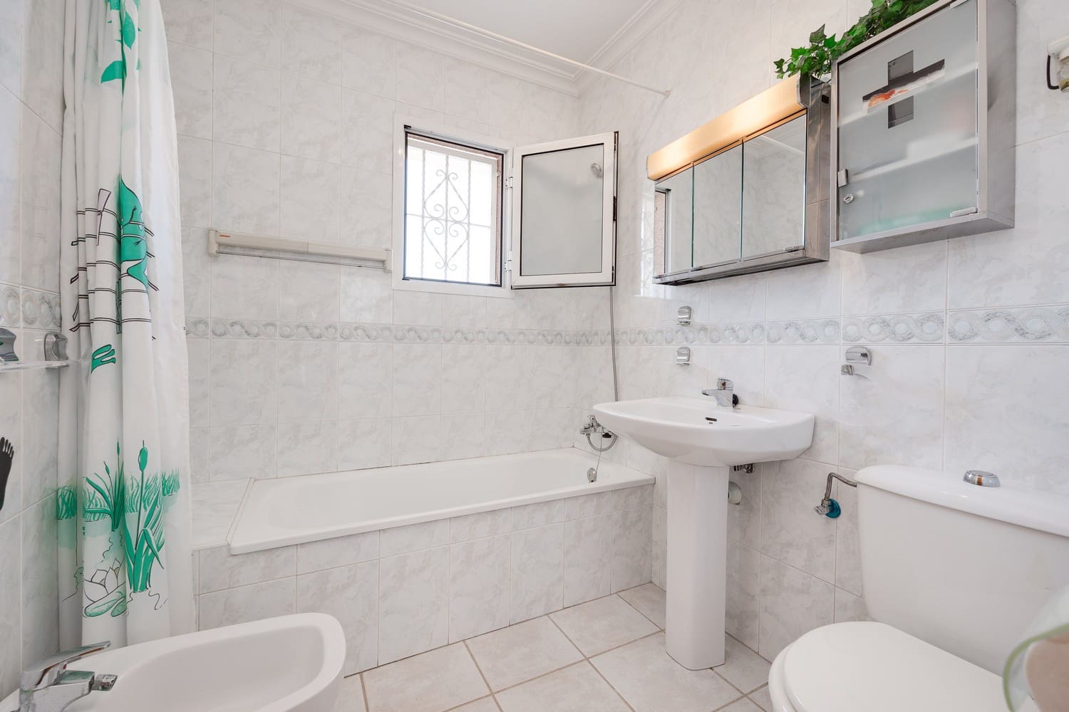 2 chambre Villa/Maison à vendre à El Chaparral avec piscine garage - 275 000 € (Ref: 9040999)