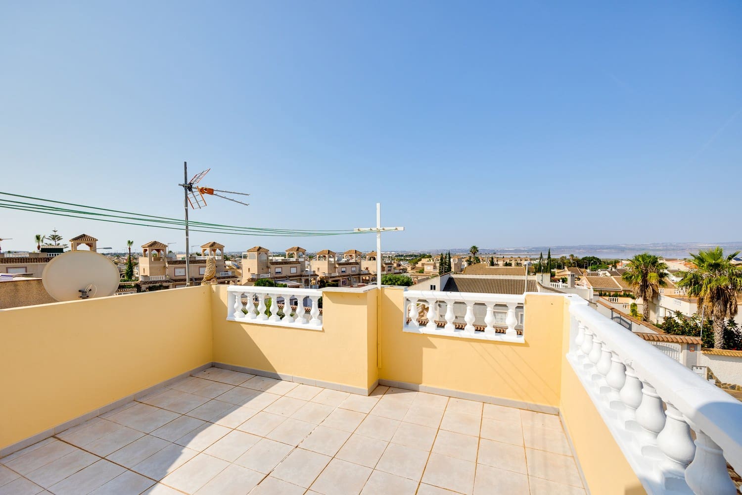 2 chambre Villa/Maison à vendre à El Chaparral avec piscine garage - 275 000 € (Ref: 9040999)