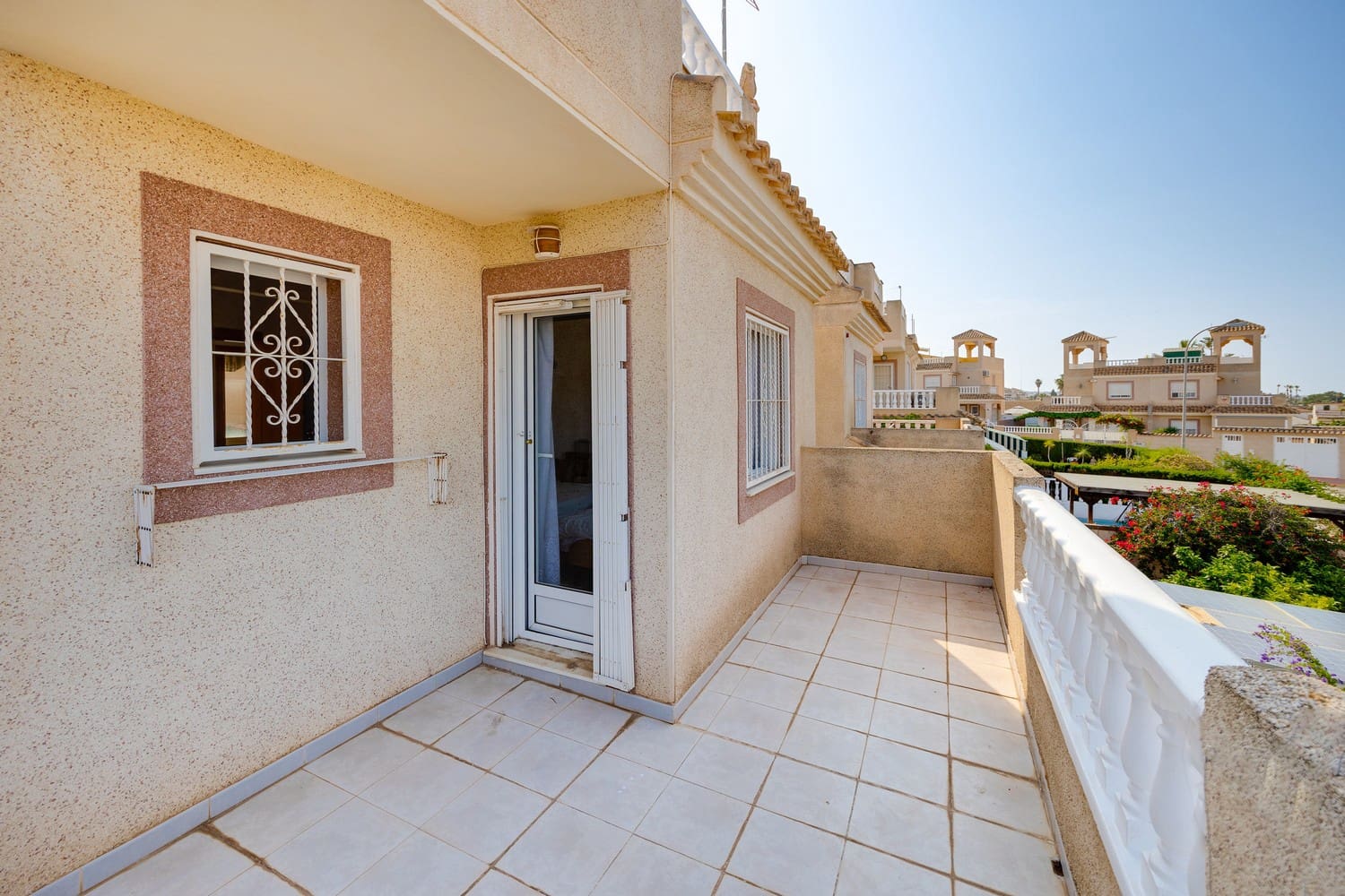 2 chambre Villa/Maison à vendre à El Chaparral avec piscine garage - 275 000 € (Ref: 9040999)