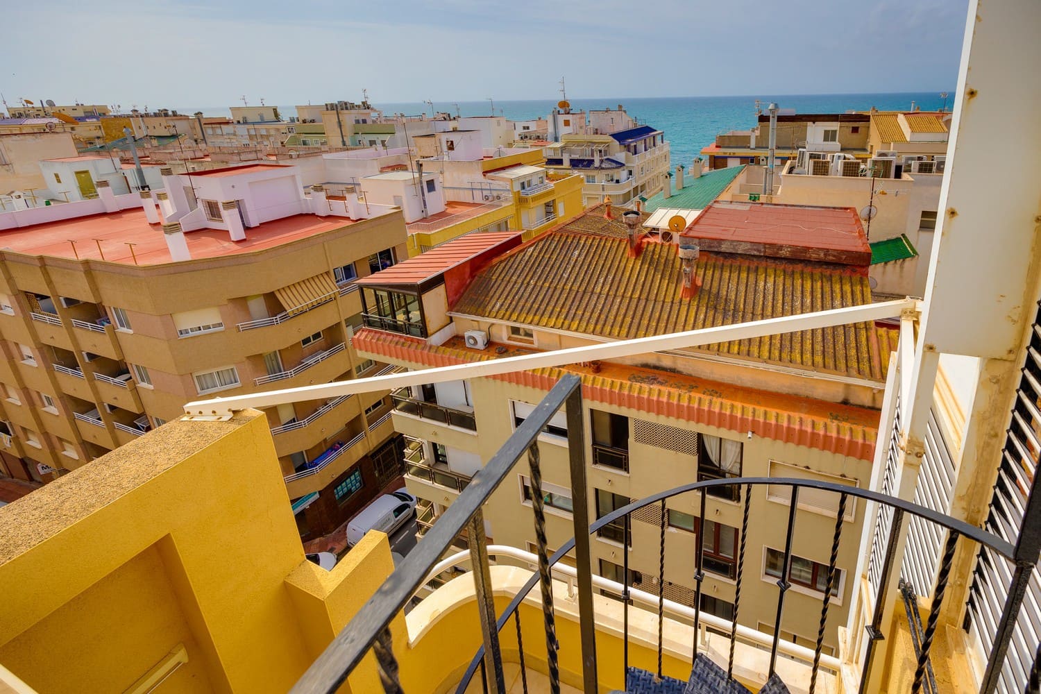 3 bedroom Penthouse for sale in Torrevieja with garage - € 299,600 (Ref: 9041000)