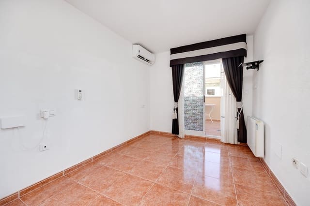 3 bedroom Penthouse for sale in Playa de los Locos, Torrevieja with garage - € 250,000 (Ref: 9101524)