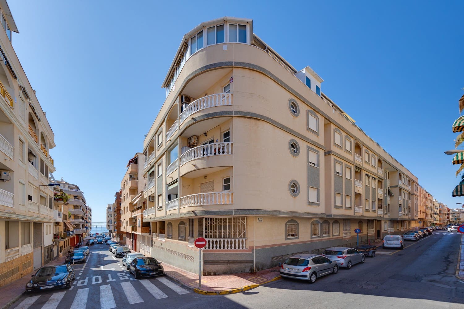 3 soveværelse Penthouse til salg i Torrevieja med garage - € 250.000 (Ref: 9101524)