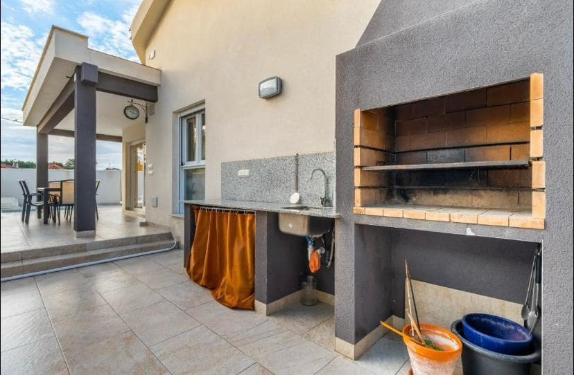 2 soveværelse Finca/Landehus til leje i Torrevieja med swimmingpool - € 1.800 (Ref: 9123713)