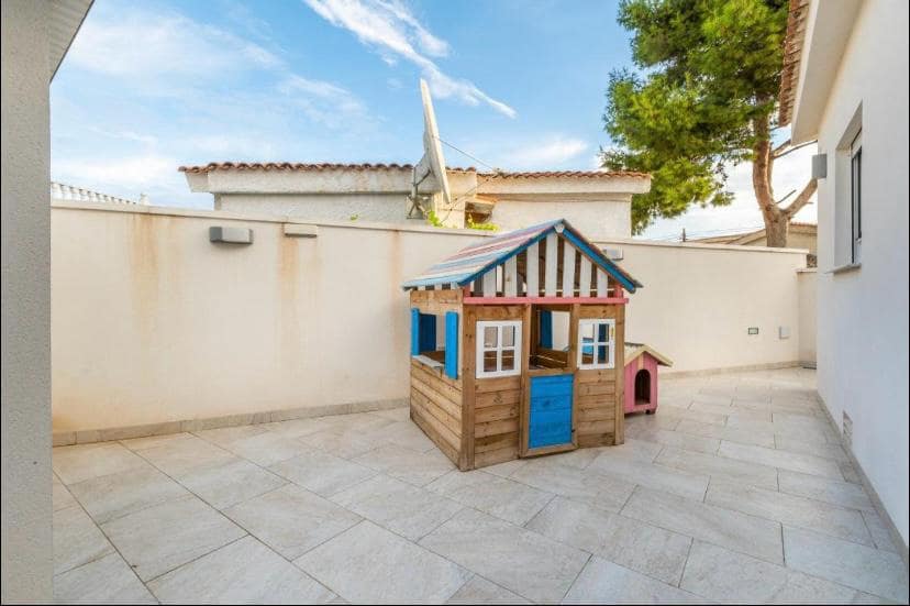 2 soveværelse Finca/Landehus til leje i Torrevieja med swimmingpool - € 1.800 (Ref: 9123713)