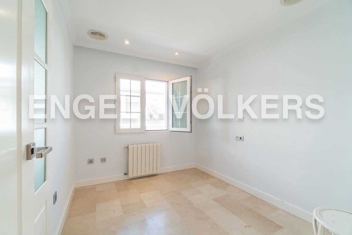 4 slaapkamer Finca/Landhuis te huur in Torrevieja met garage - € 1.770 (Ref: 9130200)