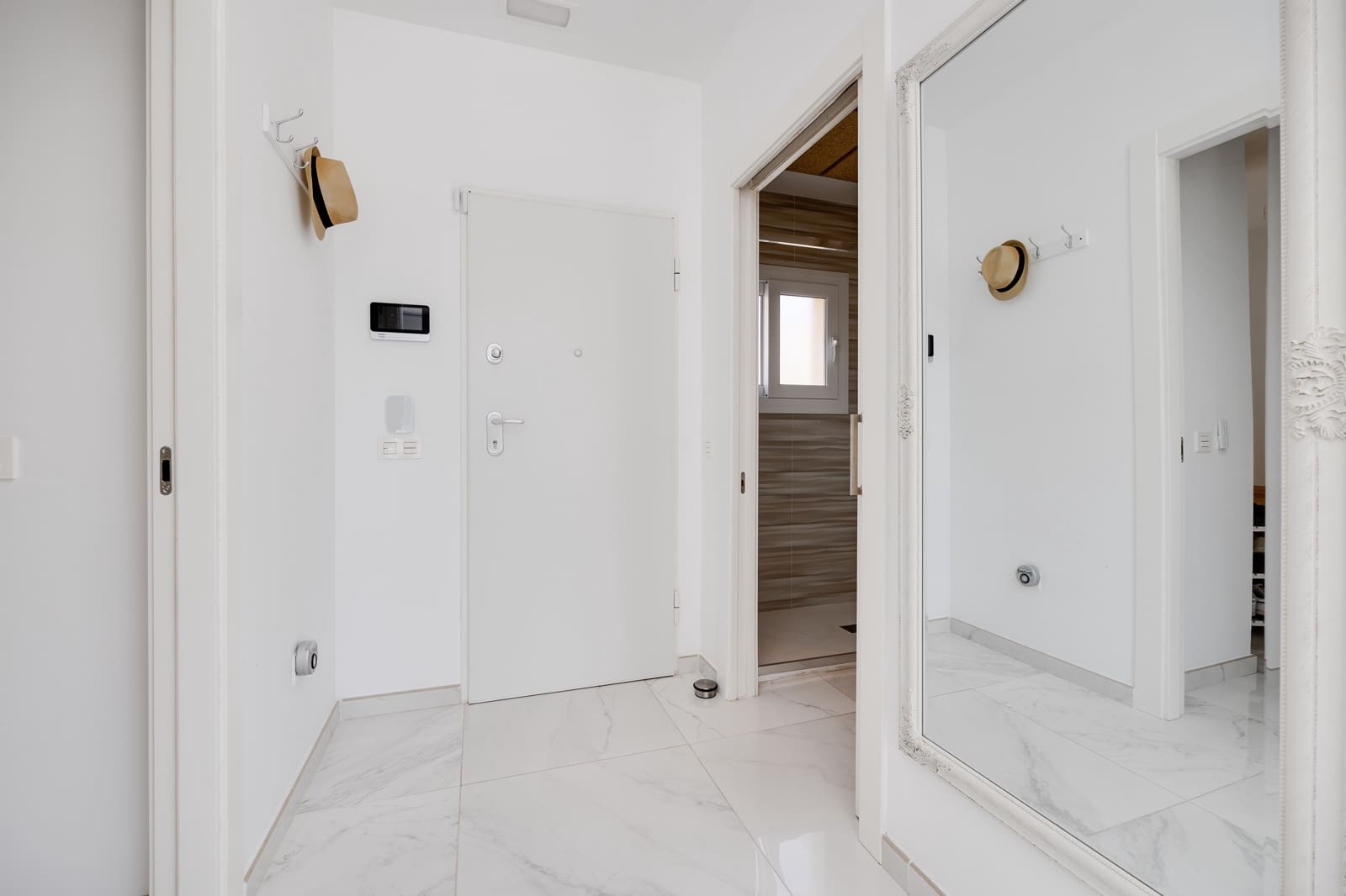 3 bedroom Villa for sale in Torrevieja with pool garage - € 749,000 (Ref: 9146304)