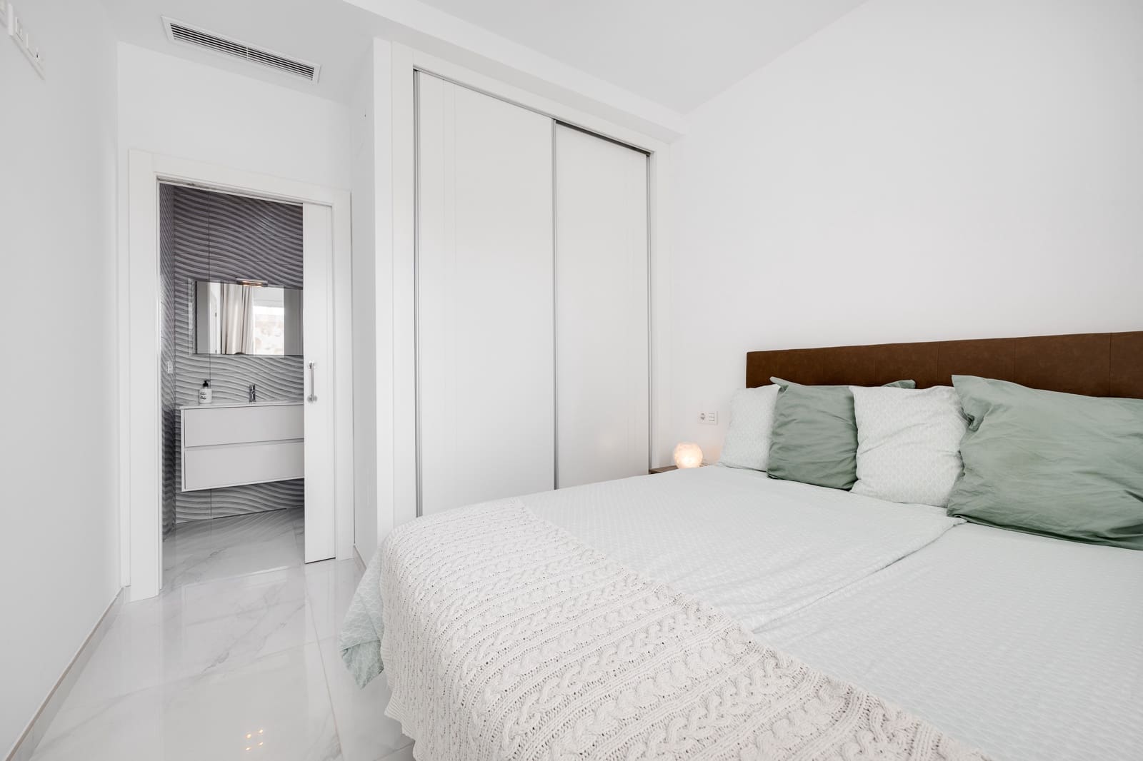 3 bedroom Villa for sale in Torrevieja with pool garage - € 749,000 (Ref: 9146304)