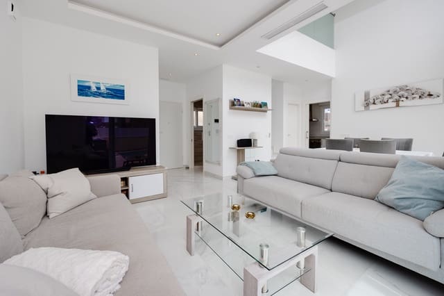 3 bedroom Villa for sale in Torrevieja with pool garage - € 749,000 (Ref: 9146304)