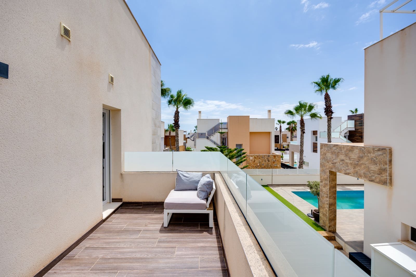 3 bedroom Villa for sale in Torrevieja with pool garage - € 749,000 (Ref: 9146304)