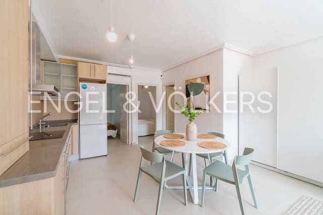 2 bedroom Apartment for rent in Torrevieja - € 1,100 (Ref: 9154647)