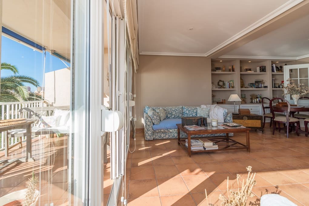 Apartamento de 3 habitaciones en Torrevieja en alquiler - 1.500 € (Ref: 9203415)