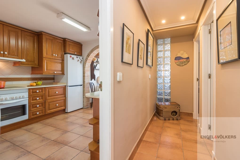 Apartamento de 3 habitaciones en Torrevieja en alquiler - 1.500 € (Ref: 9203415)