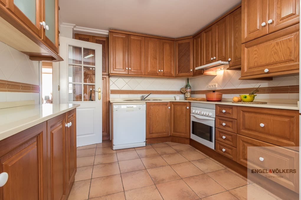 Apartamento de 3 habitaciones en Torrevieja en alquiler - 1.500 € (Ref: 9203415)