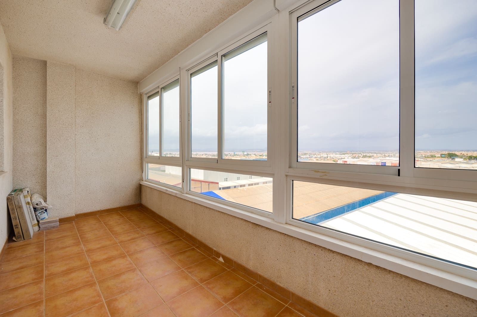 3 soveværelse Lejlighed til salg i Torrevieja med swimmingpool garage - € 230.000 (Ref: 9216159)