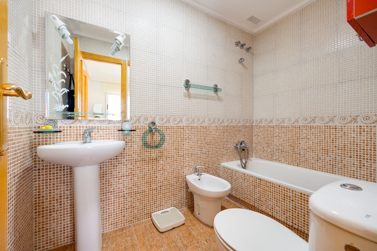 3 soveværelse Lejlighed til salg i Torrevieja med swimmingpool garage - € 230.000 (Ref: 9216159)