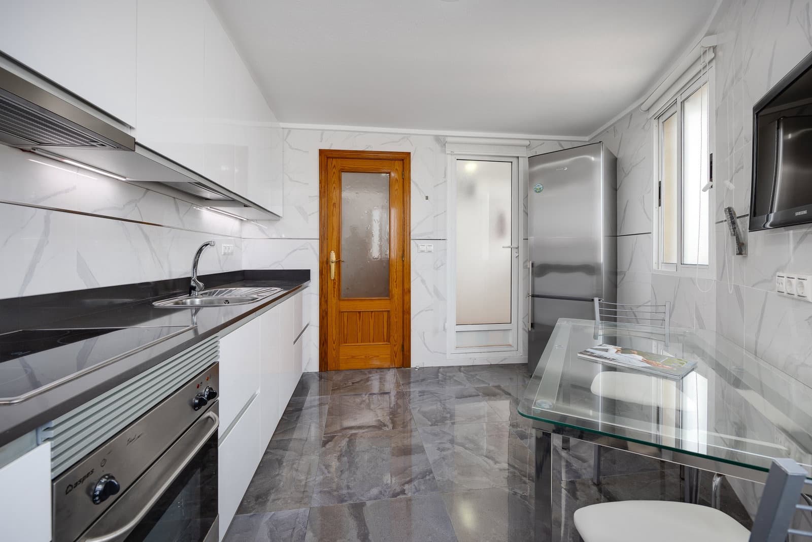 3 bedroom Apartment for sale in Torrevieja with pool garage - € 230,000 (Ref: 9216159)