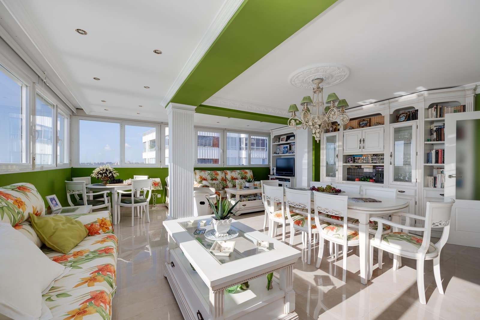 3 soverom Leilighet til salgs i Torrevieja med svømmebasseng garasje - € 379 000 (Ref: 9306980)